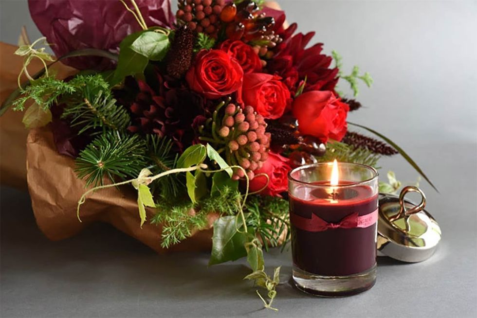 Petal, Bouquet, Flower, Red, Cut flowers, Floristry, Pink, Flower Arranging, Flowering plant, Serveware, 