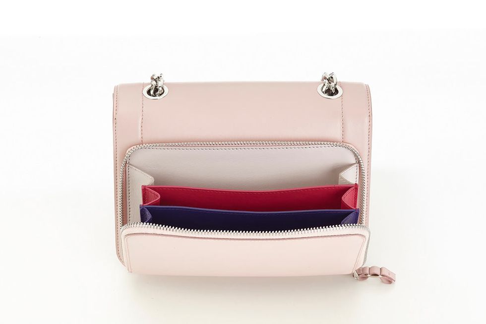 Bag, Pink, Handbag, Fashion accessory, Coin purse, Magenta, Beige, Wallet, Material property, Leather, 