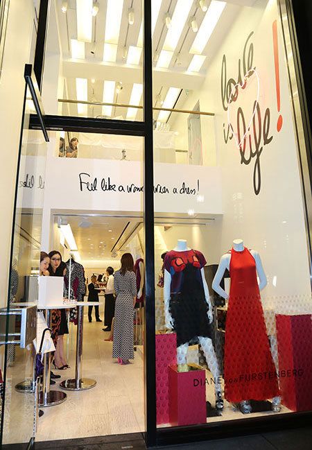 Retail, Dress, Outlet store, Boutique, Clothes hanger, Display window, Mannequin, Shopping, Customer, One-piece garment, 
