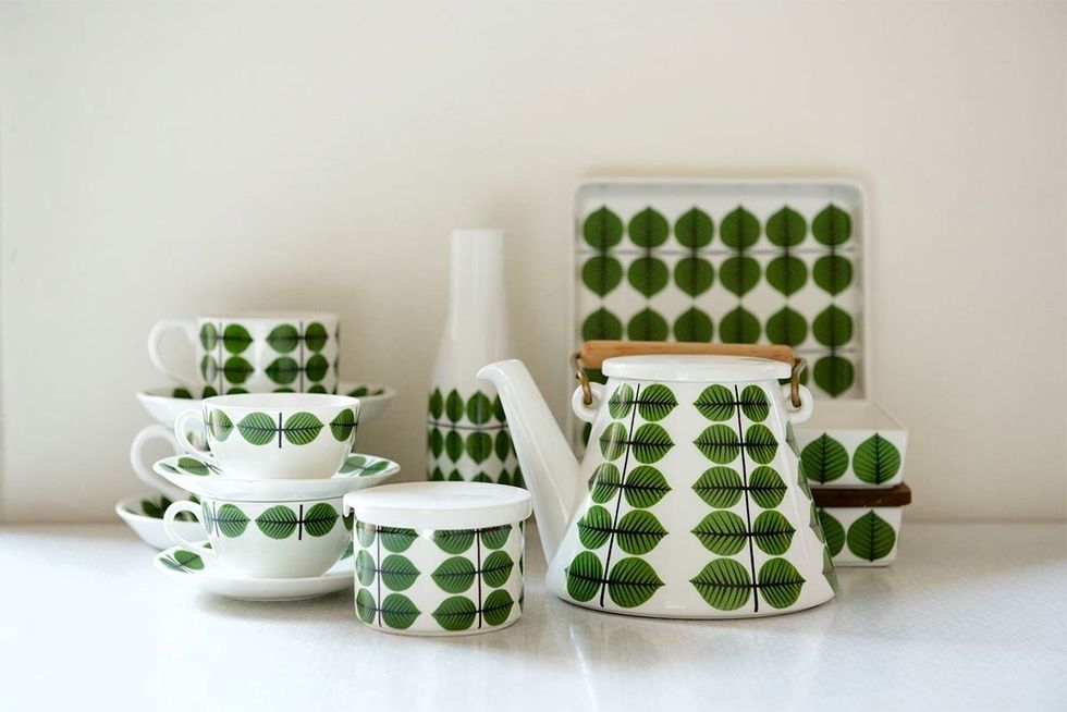 Green, Serveware, Drinkware, Dishware, Porcelain, Pattern, Cup, Ceramic, Pottery, Artifact, 