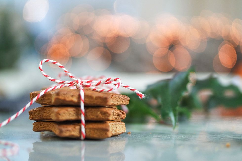 Food, Cookies and crackers, Biscuit, Cookie, Snack, Christmas, Sweetness, Baked goods, Dish, Dessert, 