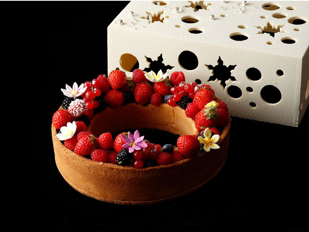一度は食べてみたい 見るだけでもうっとりする 超高級クリスマスケーキ5選 ハーパーズ バザー Harper S Bazaar 公式