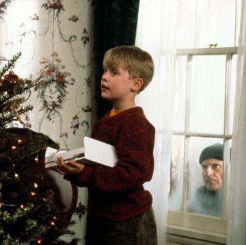 『ホーム・アローン』や﻿『エルフ 〜サンタの国からやってきた〜』など、ホリデーシーズンになると観たくなる「クリスマス映画」。先日アメリカで行われたある調査では﻿、クリスマスシーズンによく観られている映画が明らかに！
