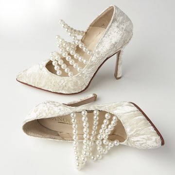 Footwear, Bridal shoe, Shoe, High heels, Beige, Sandal, Fashion accessory, 