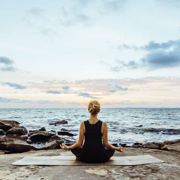 Cloud, Coastal and oceanic landforms, Elbow, Ocean, Sitting, Physical fitness, Yoga, Vacation, Exercise, Sea, 