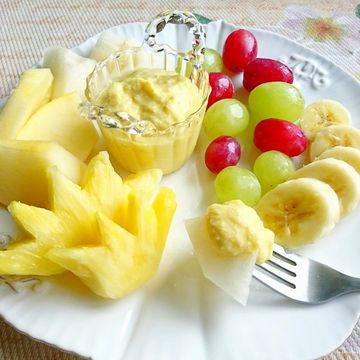 Dish, Food, Cuisine, Fruit salad, Ingredient, Yellow, Produce, Garnish, Side dish, Fruit, 