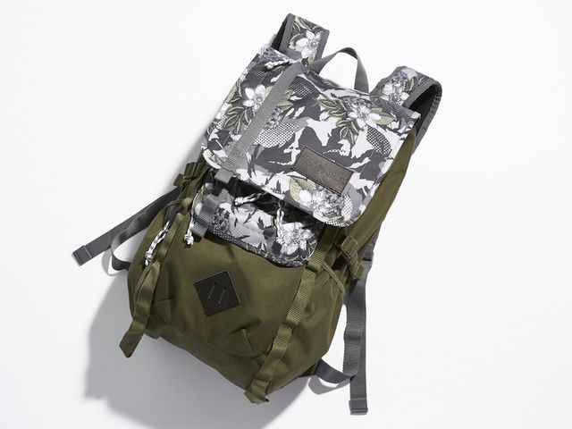 Bag, Camouflage, Design, Backpack, Military camouflage, Pattern, Fashion accessory, Luggage and bags, 