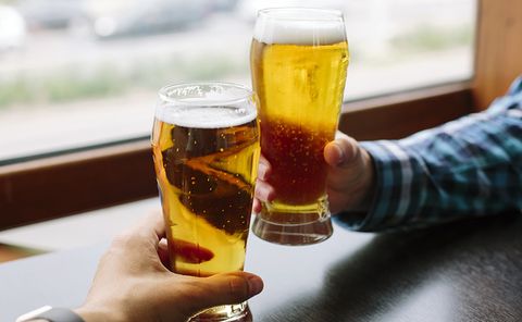 Drink, Beer, Alcohol, Beer glass, Alcoholic beverage, Lager, Distilled beverage, Pint glass, Beer cocktail, Bia hơi, 