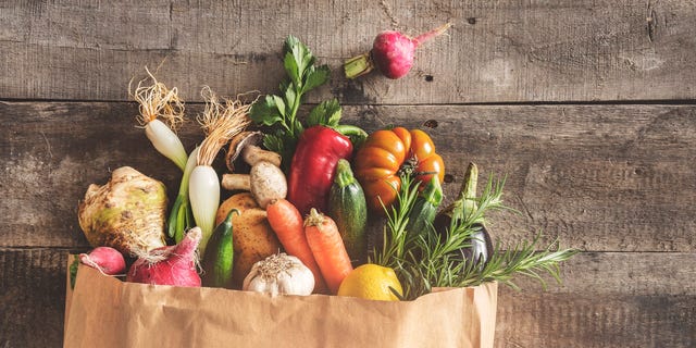 Natural foods, Vegetable, Local food, Still life photography, Plant, Still life, Flower, Vegan nutrition, Radish, Cut flowers, 