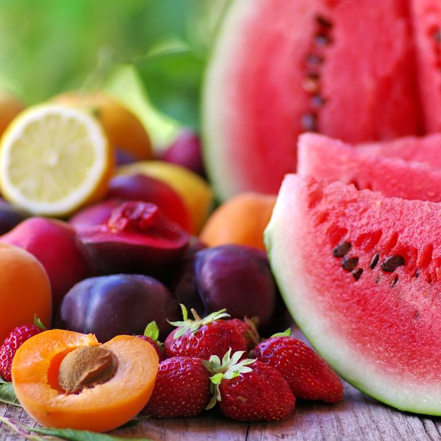 Natural foods, Fruit, Food, Superfood, Melon, Plant, Watermelon, Local food, Accessory fruit, Sweetness, 