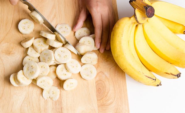 Banana family, Food, Banana, Natural foods, Fruit, Superfood, Plant, Ingredient, Produce, Cooking plantain, 