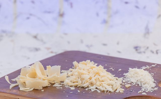 Food, Grated cheese, Cheese, Ingredient, Dish, Cuisine, Dairy, Parmigiano-reggiano, Recipe, Comfort food, 