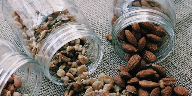 Food, Nut, Nuts & seeds, Ingredient, Plant, Produce, Walnut, Mixed nuts, Dried fruit, Cuisine, 