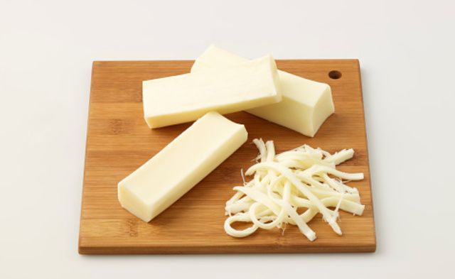 Cheese, Processed cheese, Beyaz peynir, Cheddar cheese, Food, Gruyère cheese, Dairy, Pecorino romano, Swiss cheese, Ingredient, 