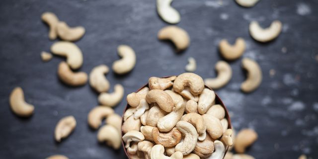 Cashew, Food, Nut, Nuts & seeds, Ingredient, Cashew family, Cuisine, Plant, Produce, Walnut, 