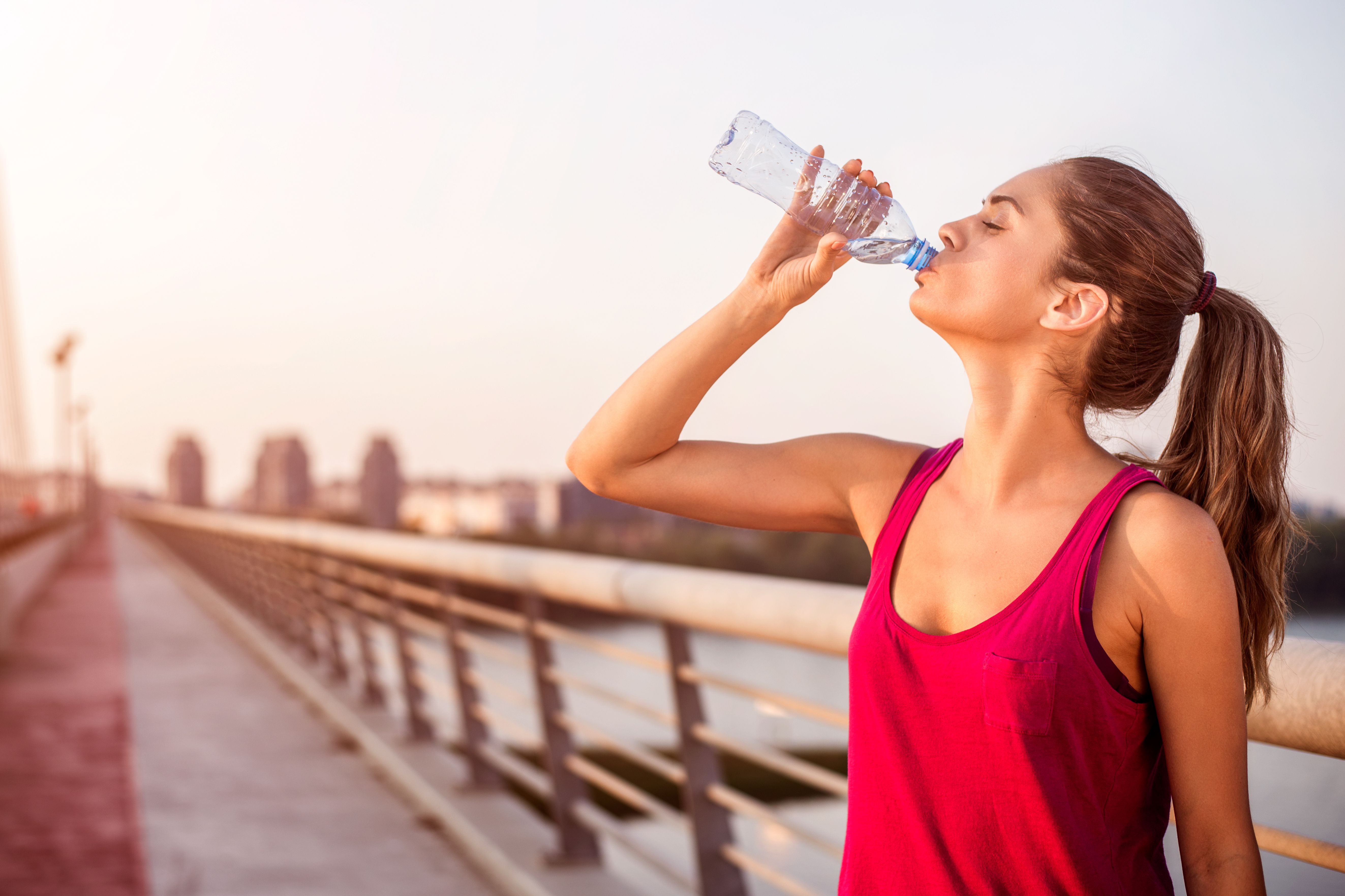 水を飲むことがダイエットに効果的な理由