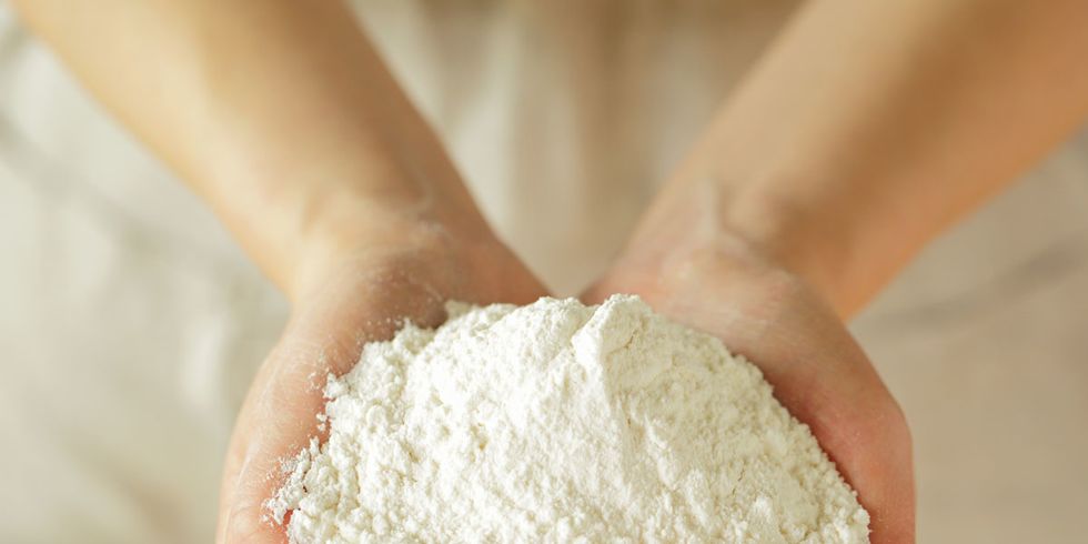 Wheat flour, All-purpose flour, Food, Hand, Whole-wheat flour, Dough, Flour, Cuisine, Powder, Ingredient, 