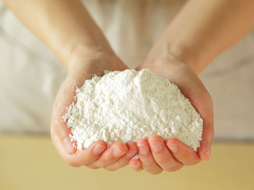 Wheat flour, All-purpose flour, Food, Hand, Whole-wheat flour, Dough, Flour, Cuisine, Powder, Ingredient, 