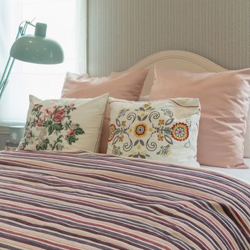 Bedding, Bed sheet, Bedroom, Bed, Furniture, Room, Pillow, Duvet cover, Textile, Pink, 