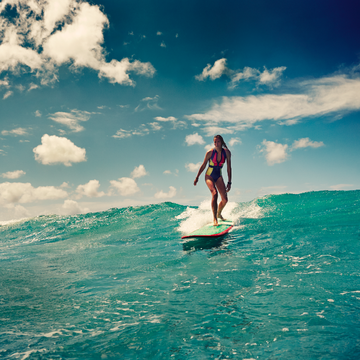 Wakesurfing, Surfing, Wave, Surfing Equipment, Sky, Boardsport, Surface water sports, Wind wave, Surfboard, Water sport, 