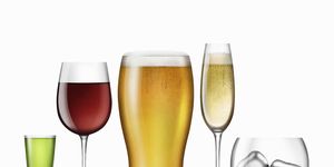 Beer glass, Champagne stemware, Drink, Champagne cocktail, Alcoholic beverage, Drinkware, Stemware, Wine glass, Alcohol, Glass, 