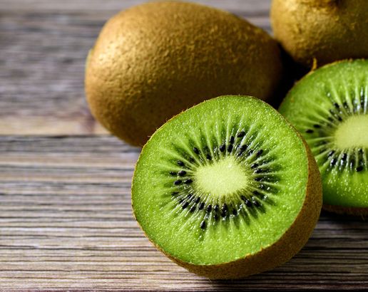Kiwifruit, Fruit, Hardy kiwi, Food, Plant, Natural foods, Produce, Superfood, 