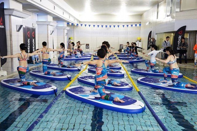 Physical fitness, Leisure centre, Recreation, Leisure, Kayak, Water sport, Boating, Vehicle, Surface water sports, Swimming pool, 