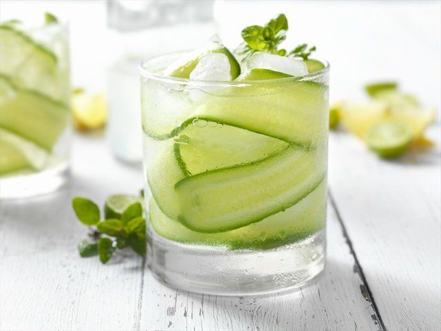 Food, Drink, Plant, Cocktail garnish, Caipiroska, Ingredient, Non-alcoholic beverage, Vegetable, Distilled beverage, Juice, 