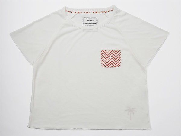 T-shirt, White, Clothing, Sleeve, Line, Active shirt, Top, Font, Outerwear, Pattern, 