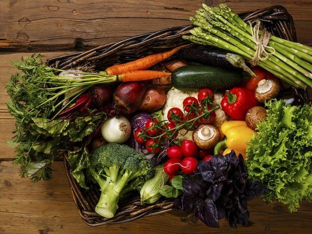 Natural foods, Vegetable, Local food, Food, Leaf vegetable, Vegan nutrition, Whole food, Plant, Carrot, Vegetarian food, 