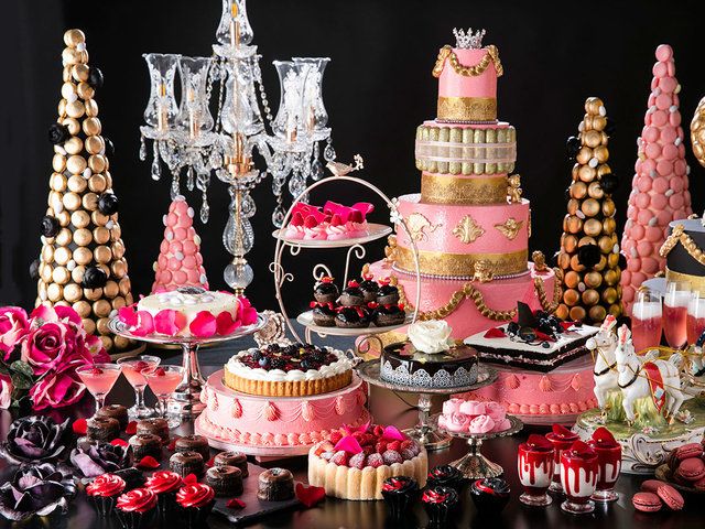 Pink, Cake decorating, Cake, Sugar paste, Sweetness, Dessert, Food, Torte, Baked goods, Icing, 