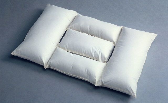 Pillow, Bedding, Furniture, Linens, Cushion, Textile, Duvet, Duvet cover, Comfort, 
