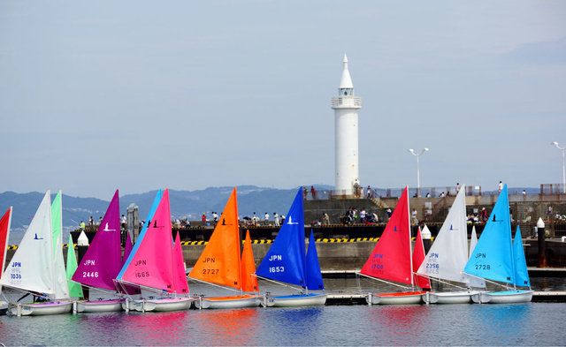 Water transportation, Sailing, Sailing, Sail, Boat, Sailboat, Vehicle, Recreation, Watercraft, Dinghy sailing, 