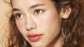 コーラルチークで美人度アップ 日やけ肌を生かしたヘルシービューティメイク コーラルチークで美人度アップ 日やけ肌を生かしたヘルシービューティメイク