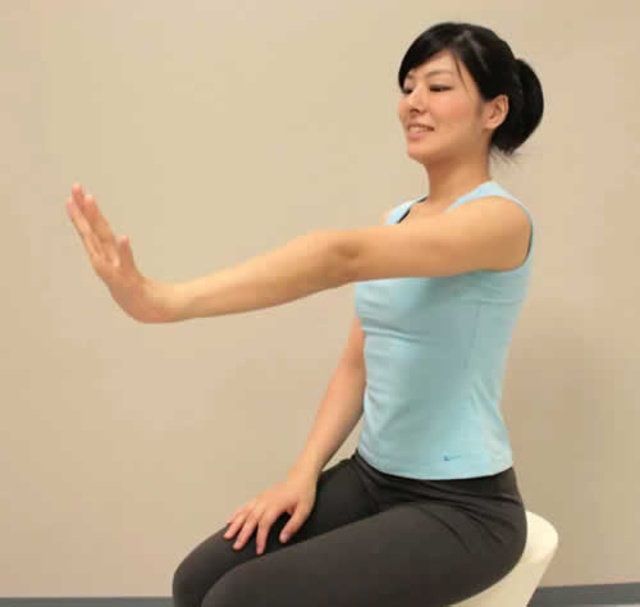 Physical fitness, Shoulder, Arm, Leg, Sitting, Joint, Abdomen, Thigh, Standing, Pilates, 