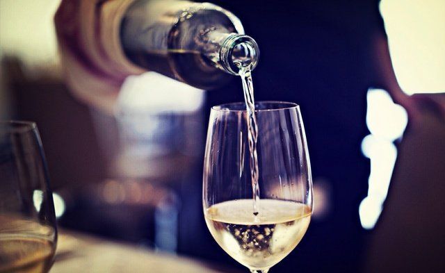 Drink, Wine glass, Champagne stemware, Wine, Stemware, Alcoholic beverage, Alcohol, Wine tasting, Snifter, Wine cocktail, 