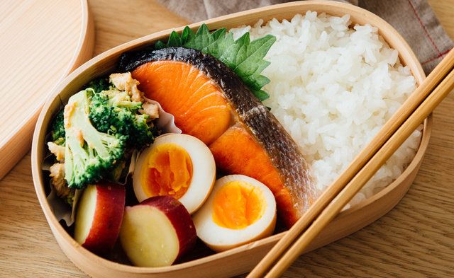 Dish, Food, Cuisine, Steamed rice, Meal, White rice, Ingredient, Comfort food, Bento, Produce, 