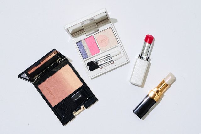 Cosmetics, Pink, Product, Beauty, Lipstick, Red, Eye shadow, Eye, Lip gloss, Material property, 