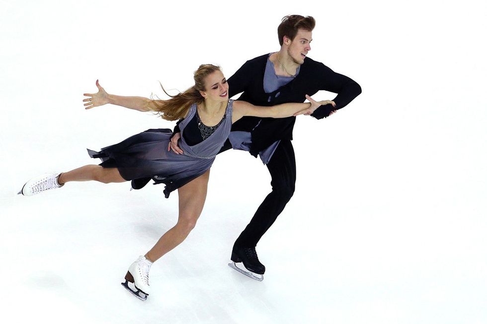Figure skate, Ice dancing, Figure skating, Ice skating, Sports, Athletic dance move, Skating, Recreation, Dancer, Jumping, 
