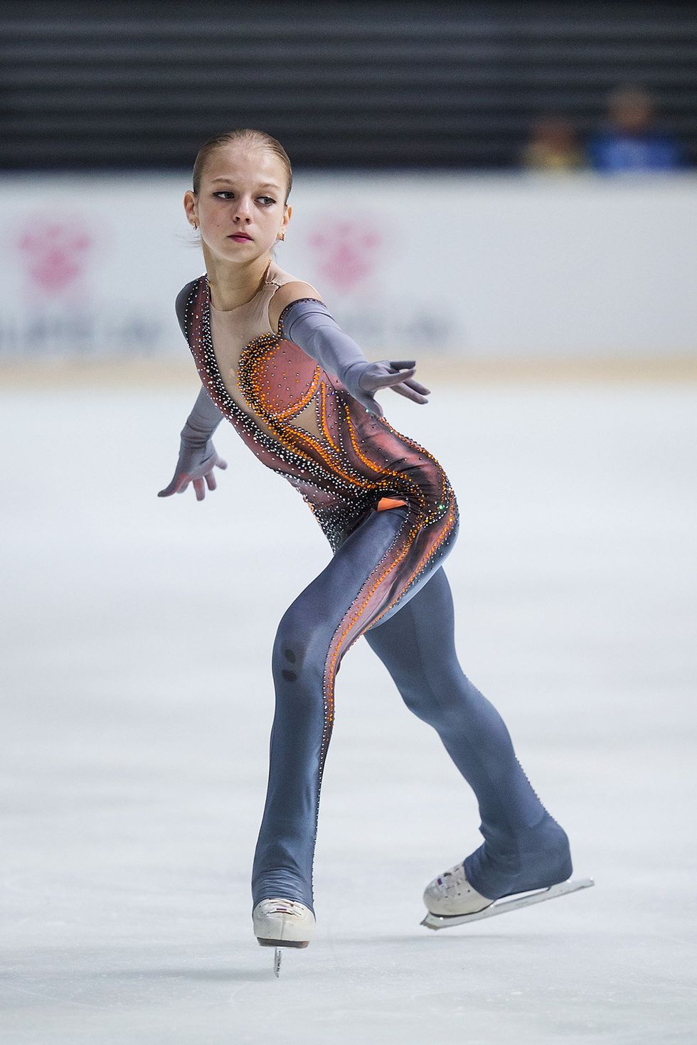 Figure skate, Ice skating, Skating, Figure skating, Recreation, Ice skate, Jumping, Ice dancing, Sports, Ice rink, 