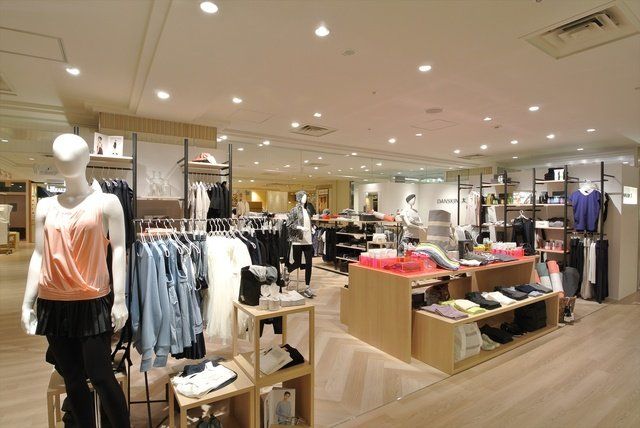 Retail, Ceiling, Clothes hanger, Outlet store, Boutique, Customer, Light fixture, Box, Collection, Fashion design, 