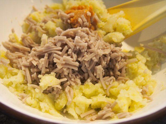 Dish, Cuisine, Food, Ingredient, Steamed rice, Rice, Produce, Recipe, Side dish, Pilaf, 