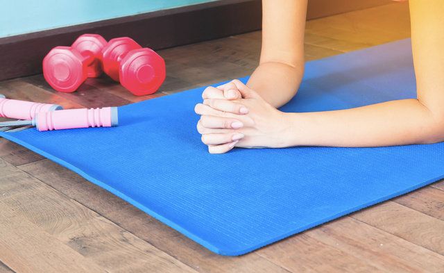 Yoga mat, Mat, Play, Floor, Mat, Arm, Hand, Leg, Flooring, Physical fitness, 