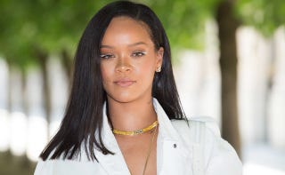 リアーナがインスタグラムでストレッチマークを見せた理由とは リアーナがインスタグラムでストレッチマークを見せた理由とは