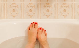 気分を高めるには入浴が効果的 最新の研究結果からひもとく 体温と心の関係性