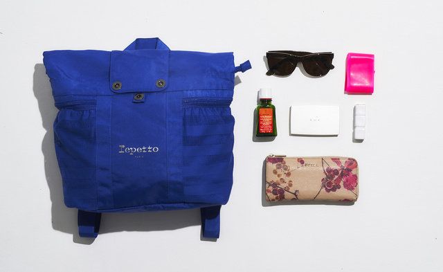 Blue, Cobalt blue, Product, Bag, Electric blue, Pocket, Diaper bag, Fashion accessory, Handbag, Hand luggage, 