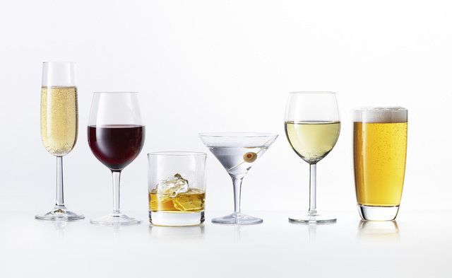 Stemware, Wine glass, Champagne stemware, Champagne cocktail, Drink, Glass, Drinkware, Beer glass, Alcoholic beverage, Alcohol, 