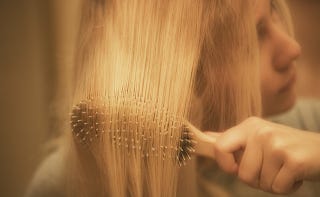 ヘアブラシ 交換してる ヘアブラシ 交換してる