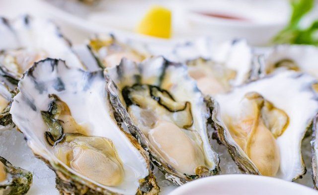 Oyster, Oysters rockefeller, Food, Bivalve, Dish, Seafood, Brunch, Cuisine, Shellfish, Delicacy, 