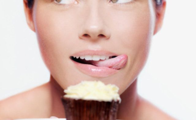 Cupcake, Food, Tooth, Skin, Sweetness, Buttercream, Junk food, Chin, Icing, Mouth, 